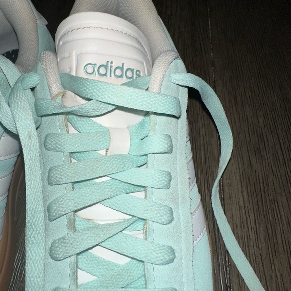 Adidas Pastel Green Trainers with White Accents - Picture 5 of 6